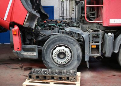 Herstellen vrachtwagen - garagist