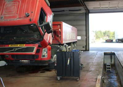 Herstellen vrachtwagens en trekkers