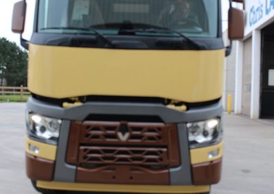 Herspuiten trekker - carrosserieherstelling